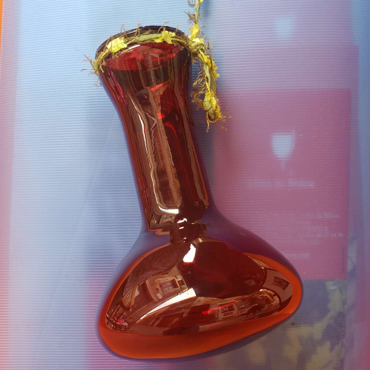 Vase en verre soufflé rouge, à suspendre
