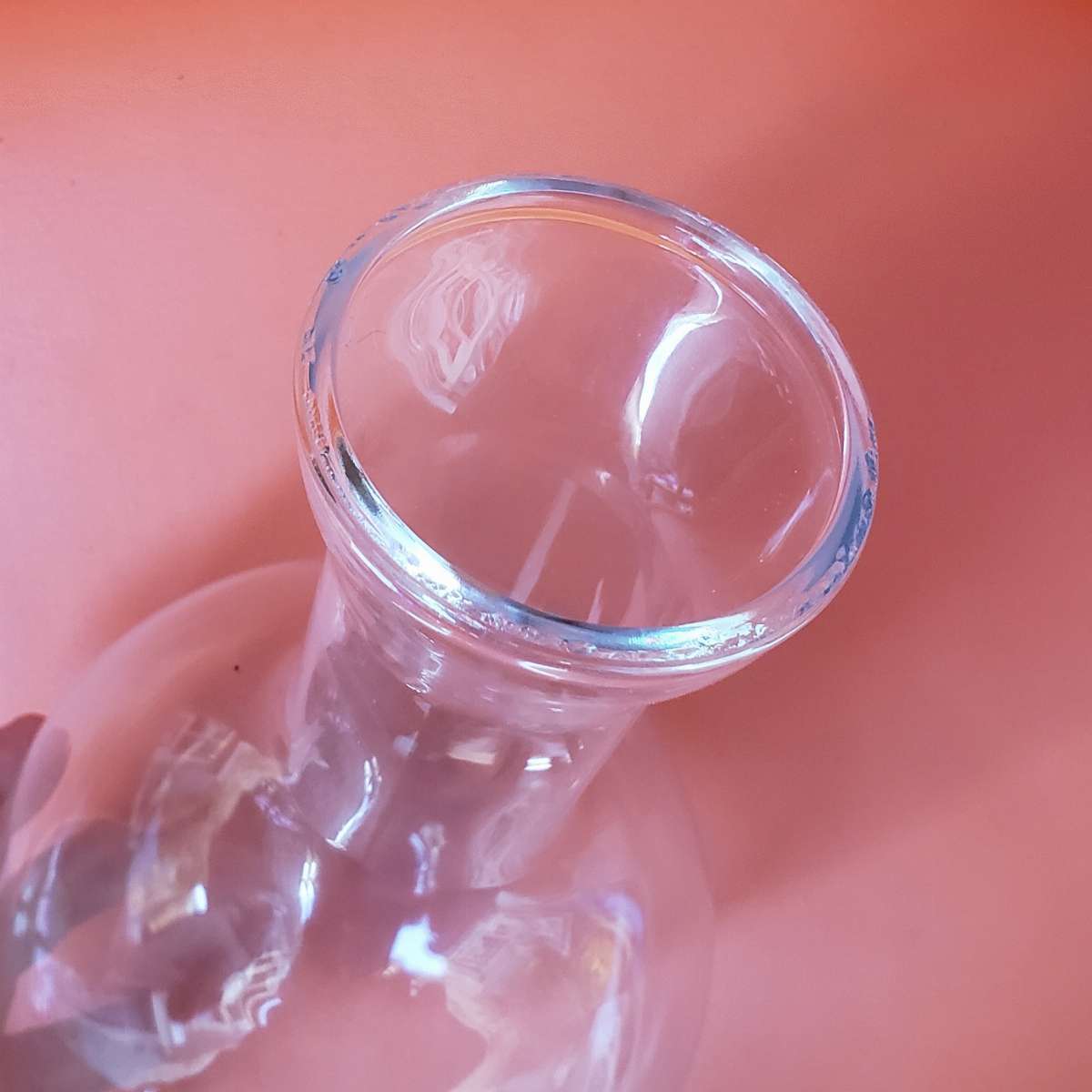 Vase en verre soufflé transparent, forme boule, à suspendre