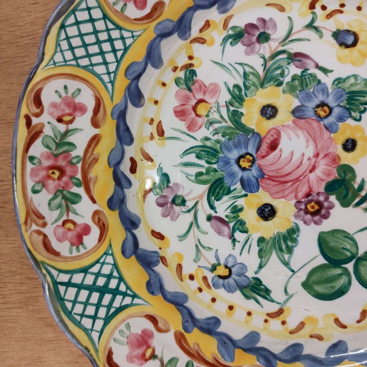 Assiette céramique peinte à la main, RIGO