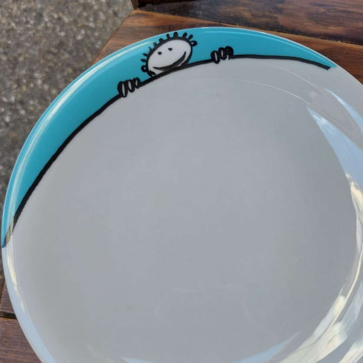 Assiettes en porcelaine avec dessin enfant