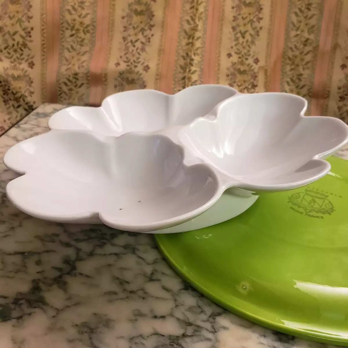 Plat de service ou serviteur en porcelaine de Pillivuyt