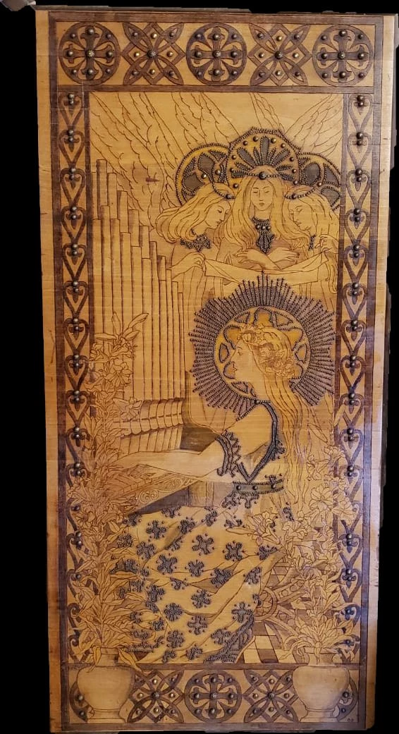 Panneau bois époque art nouveau, tableau de Sainte Cécile à l'orgue avec 3 anges