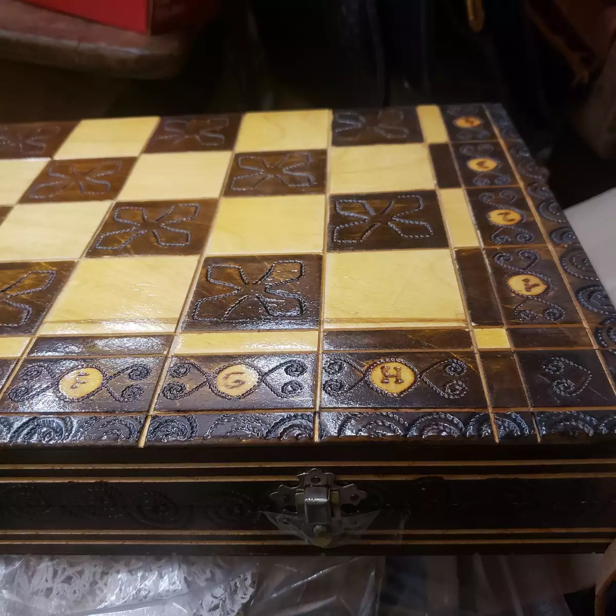 Jeux d'échecs tout en bois vintage