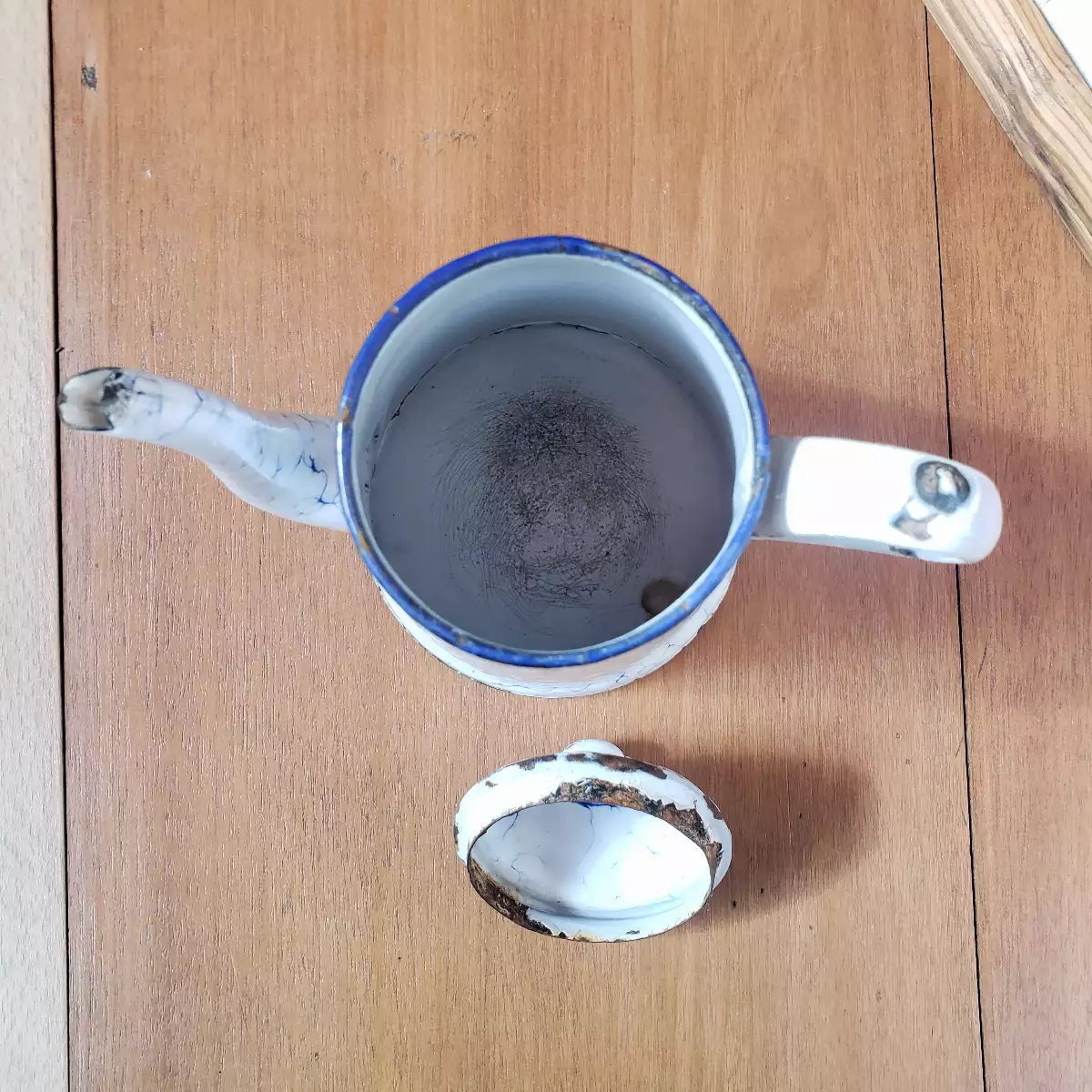 Cafetière émaillée effet nuages