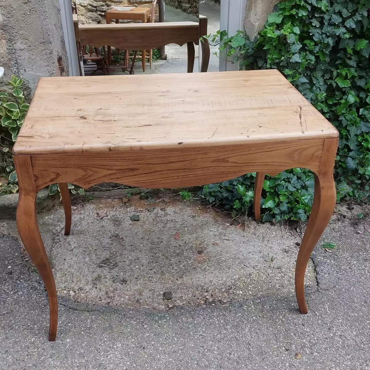 Table de jeu antique, petit bureau