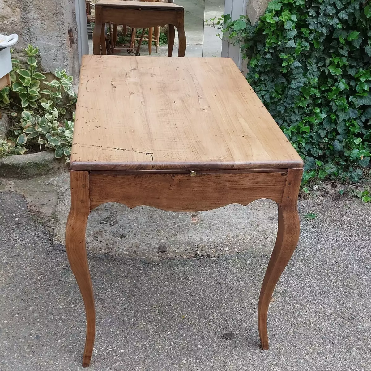 Table de jeu antique, petit bureau