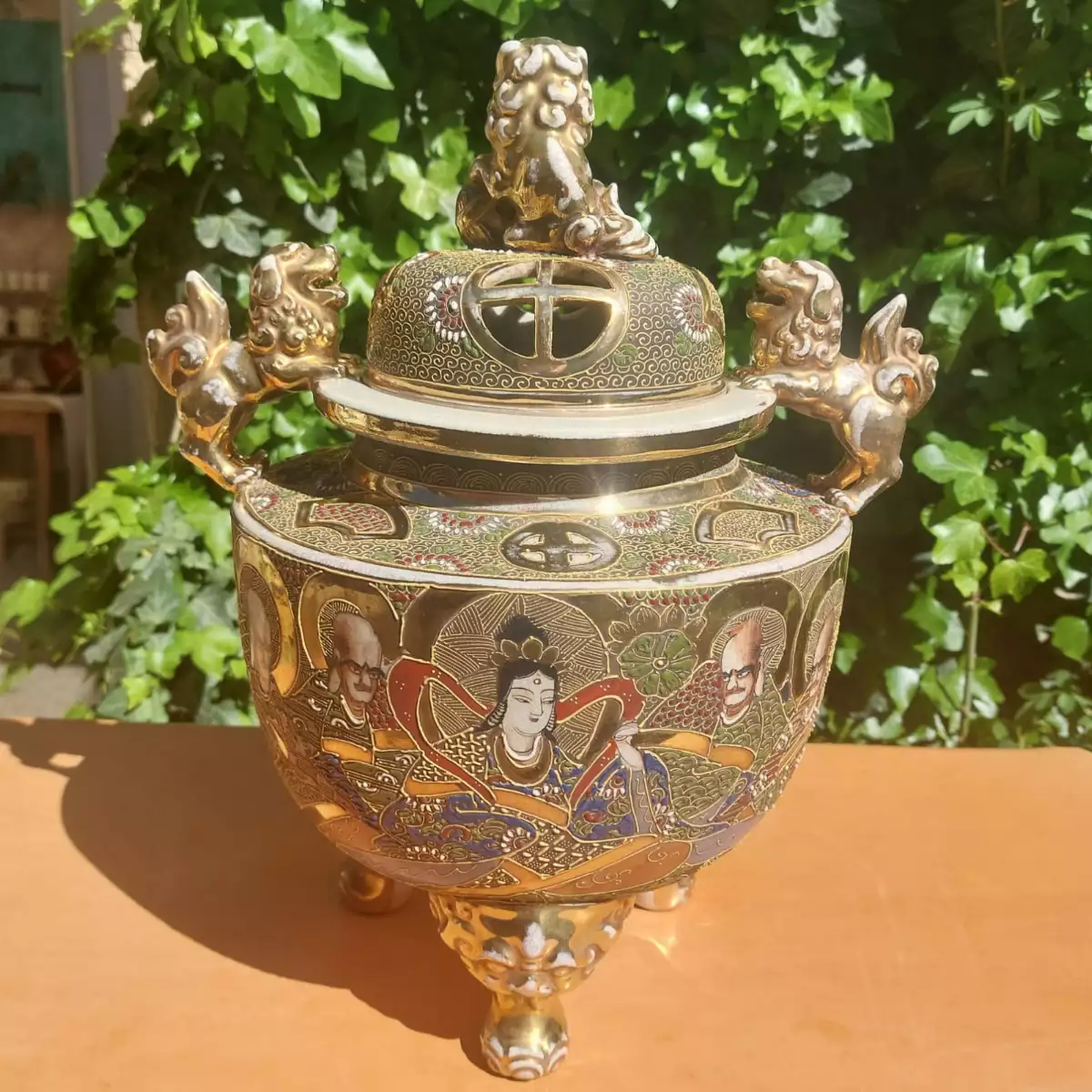 Grand pot brûle parfum chinois antique