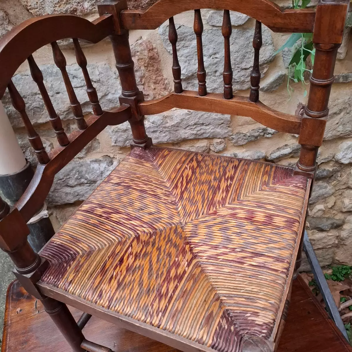 Duo de fauteuils d'angles anciens