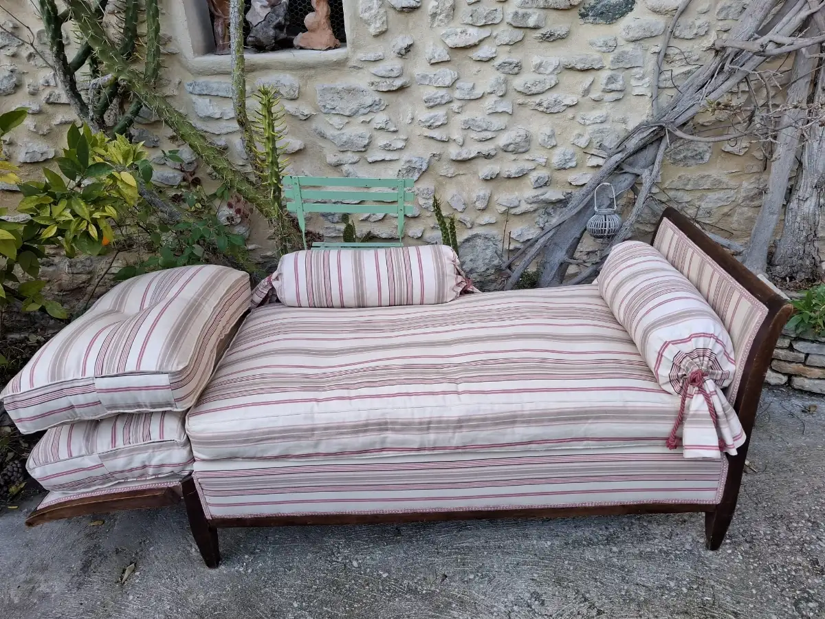 Banquette-lit ancienne