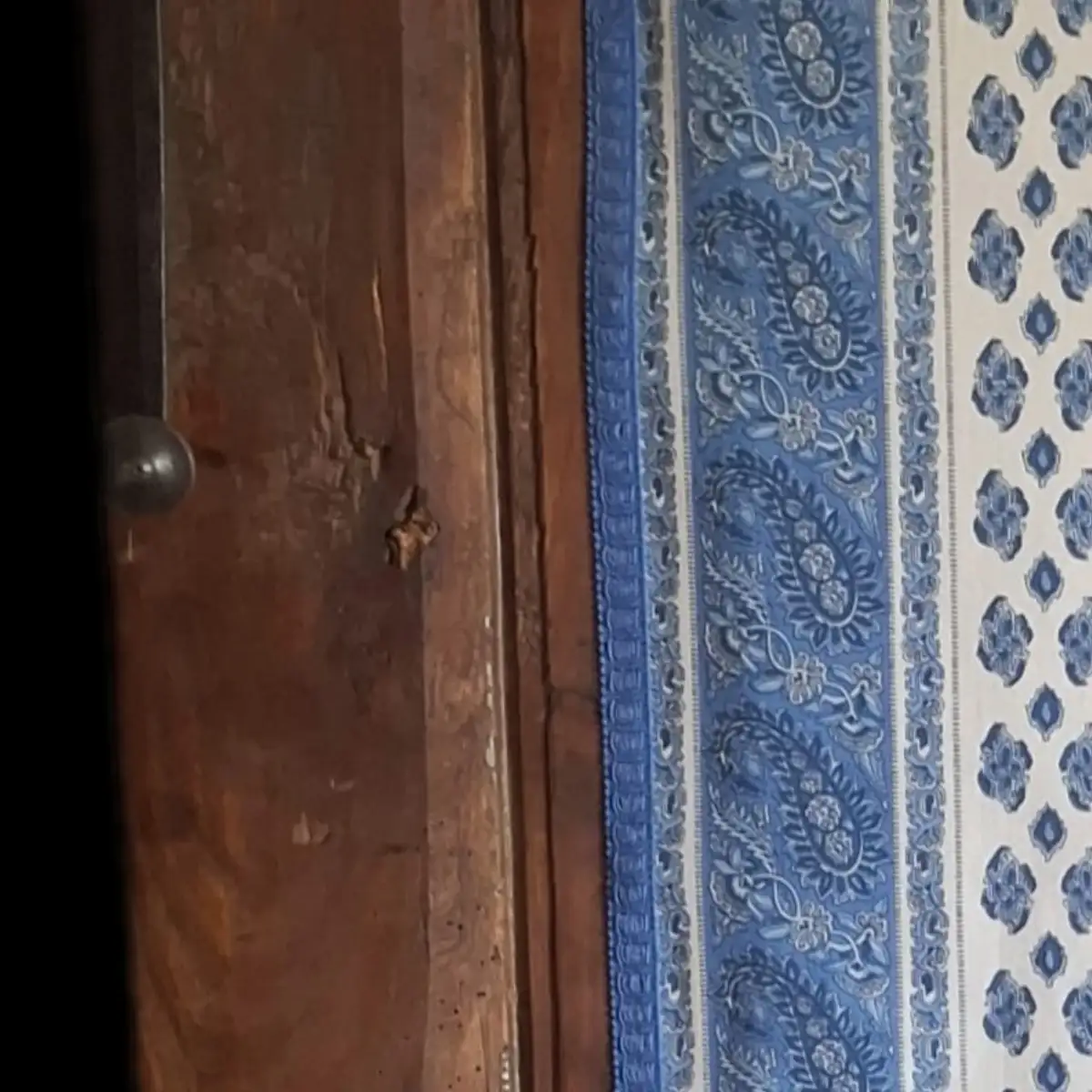 Armoire provençale de mariage en noyer,époque Louis XVI