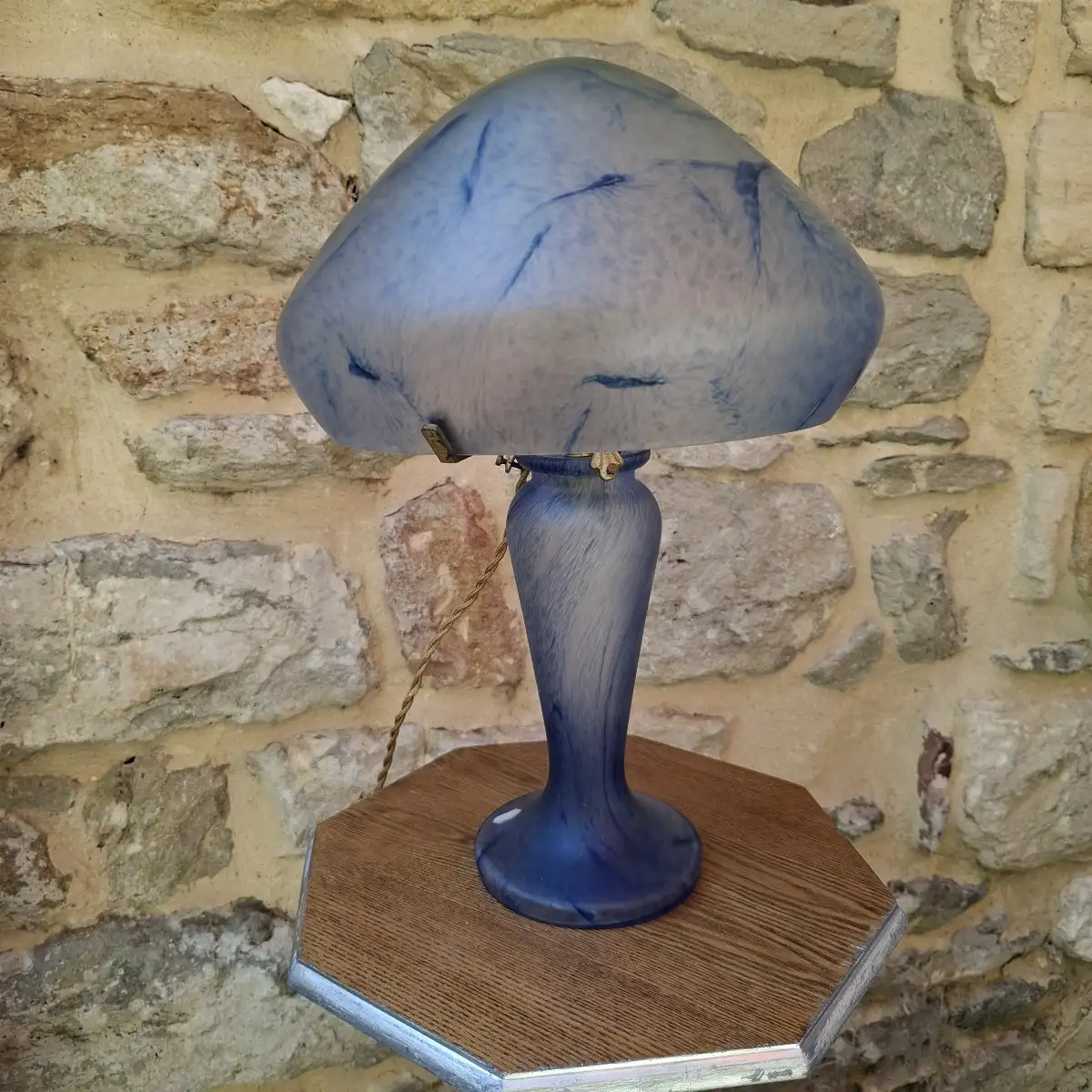 Lampe champignon en pâte de verre bleu