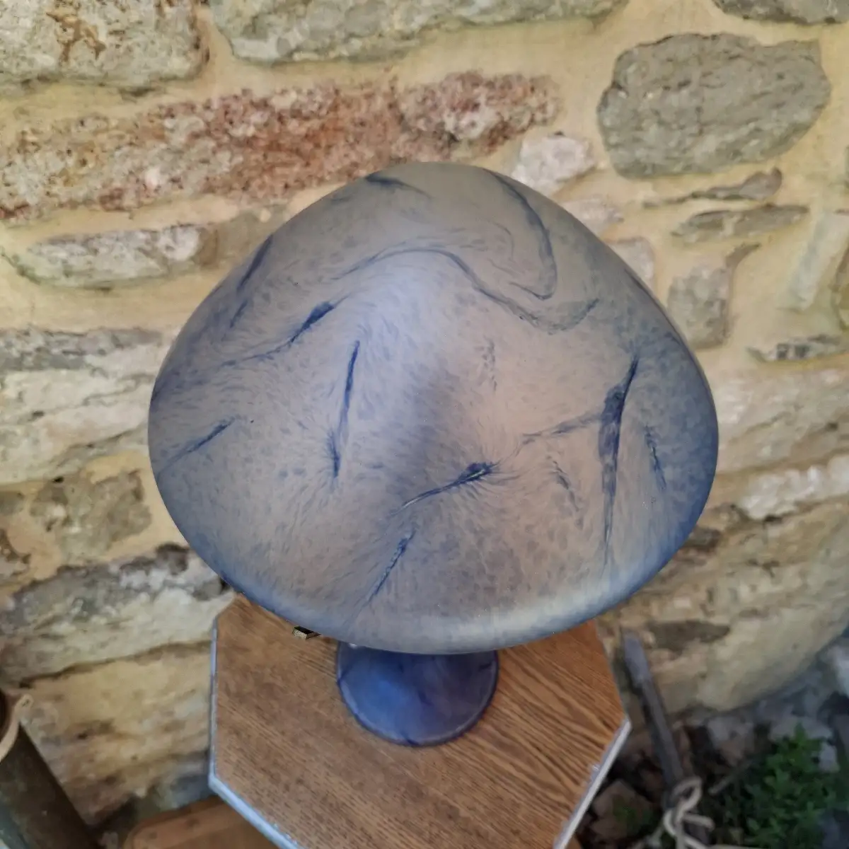 Lampe champignon en pâte de verre bleu