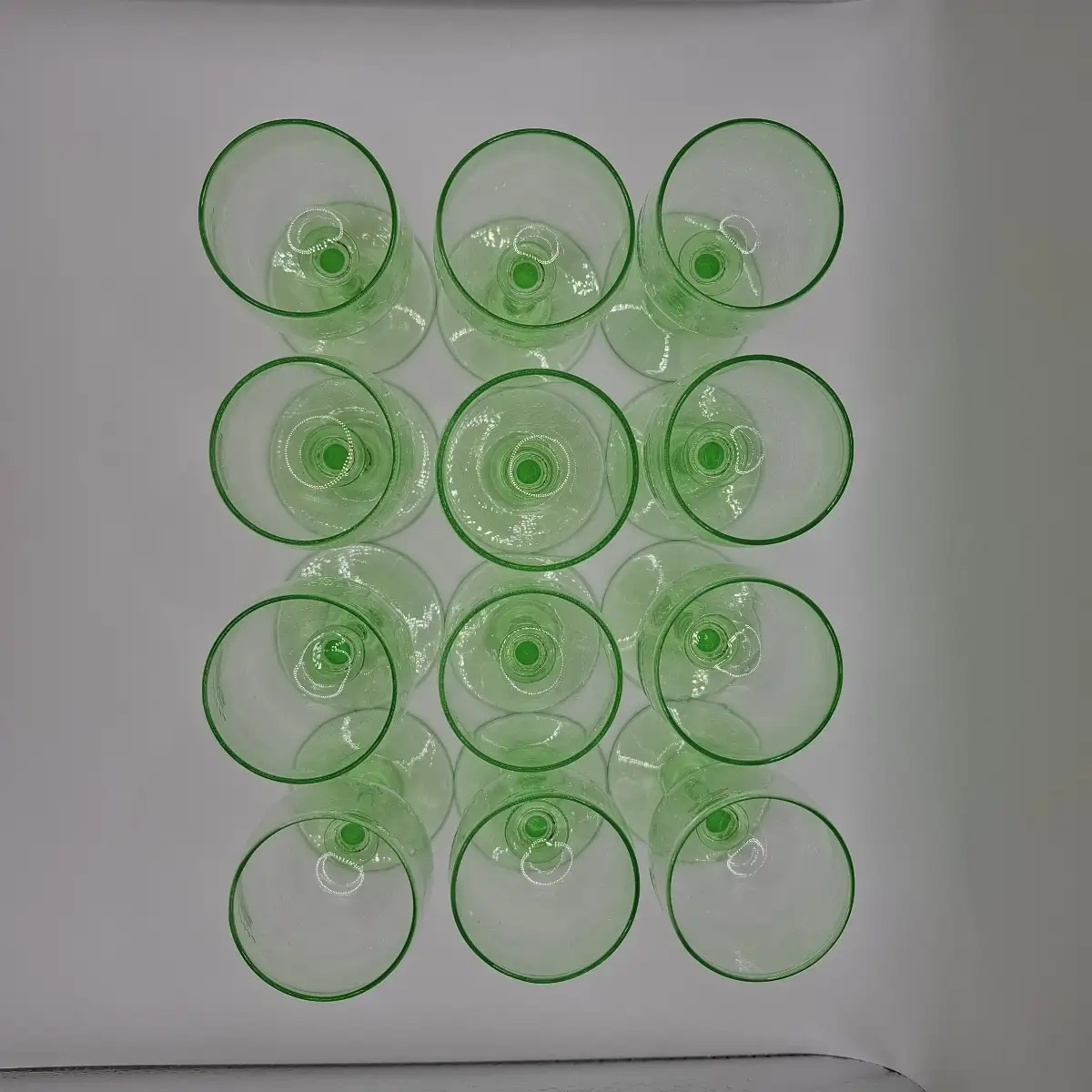 12 verres à pied en cristal ouraline