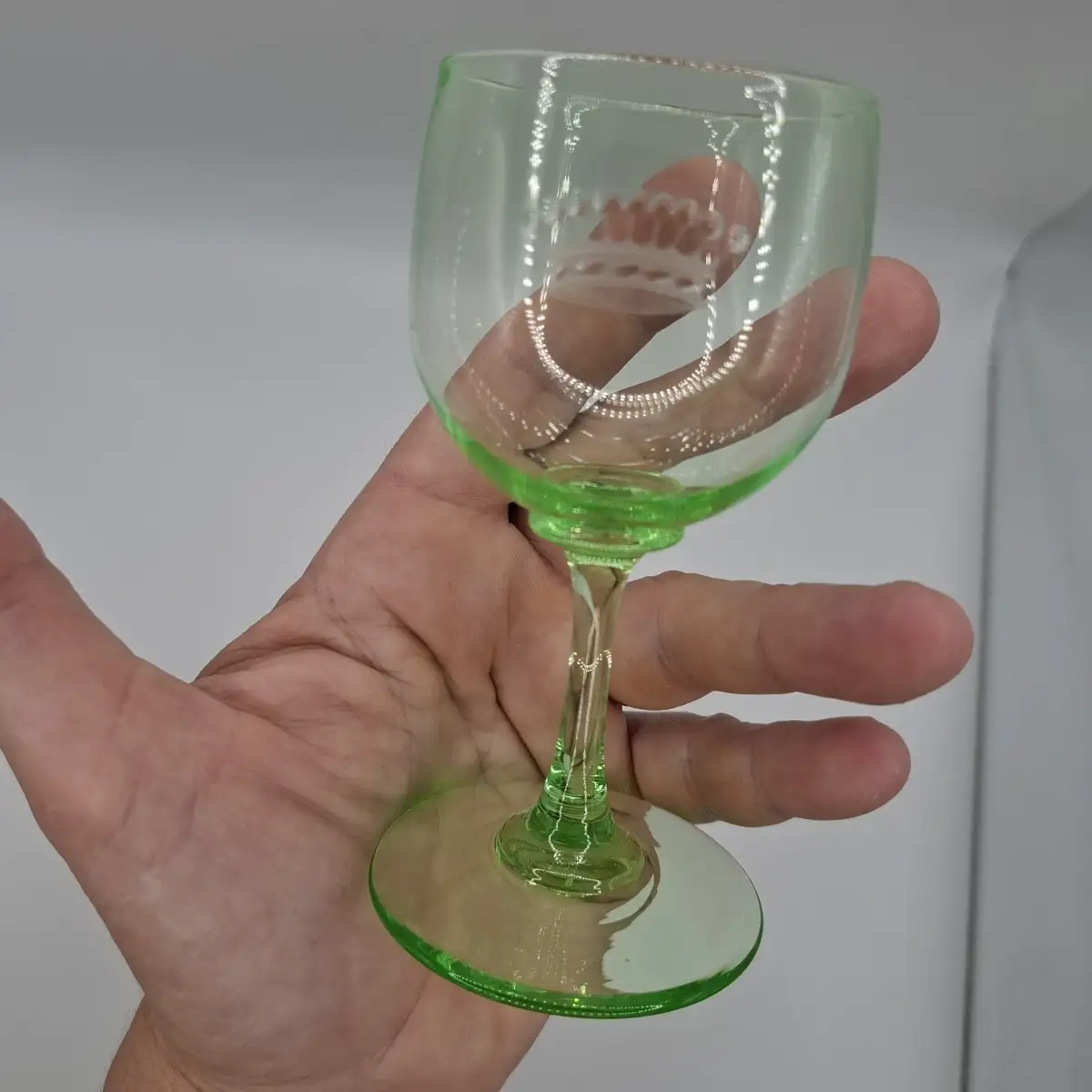 12 verres à pied en cristal ouraline