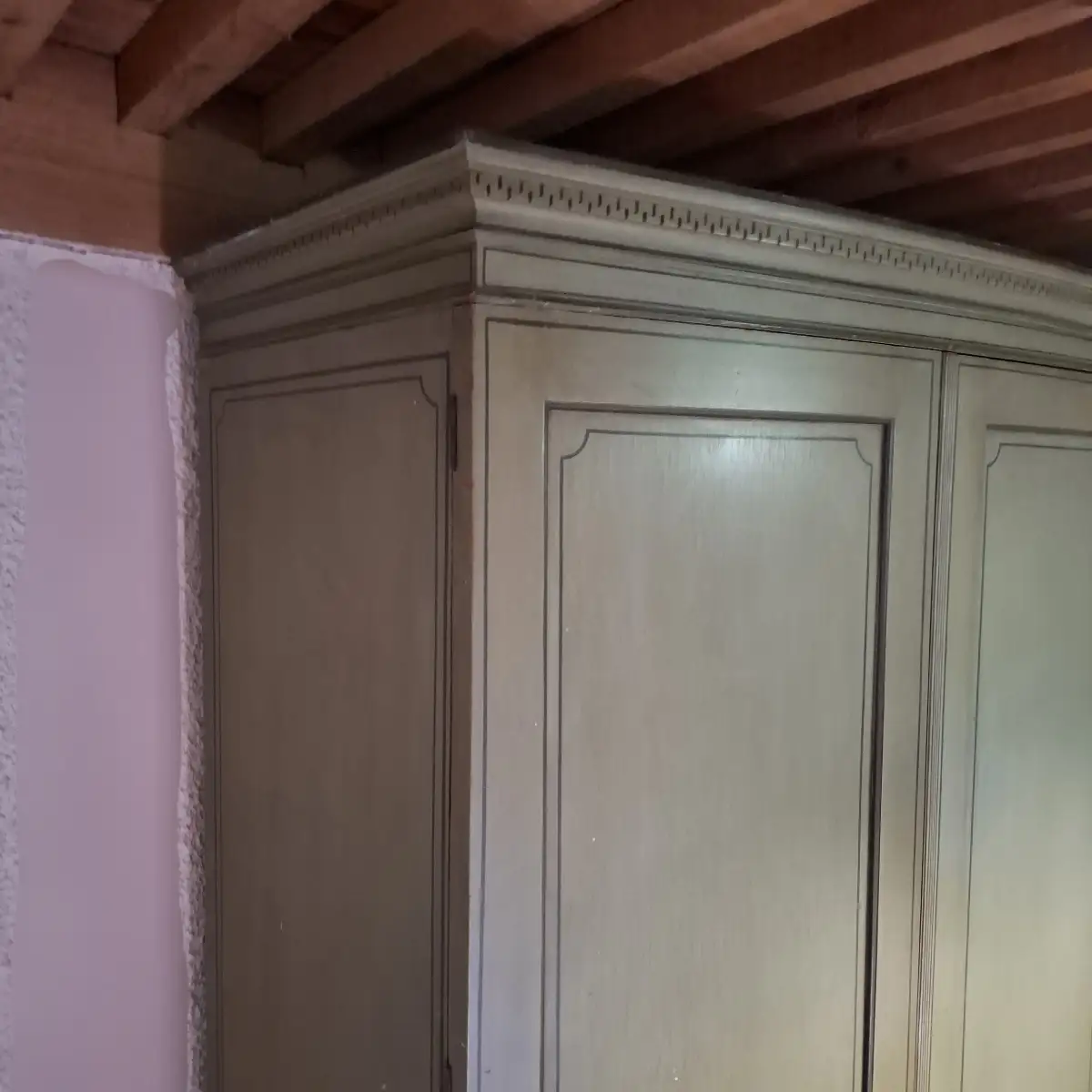 Armoire style Louis XVI bois laqué