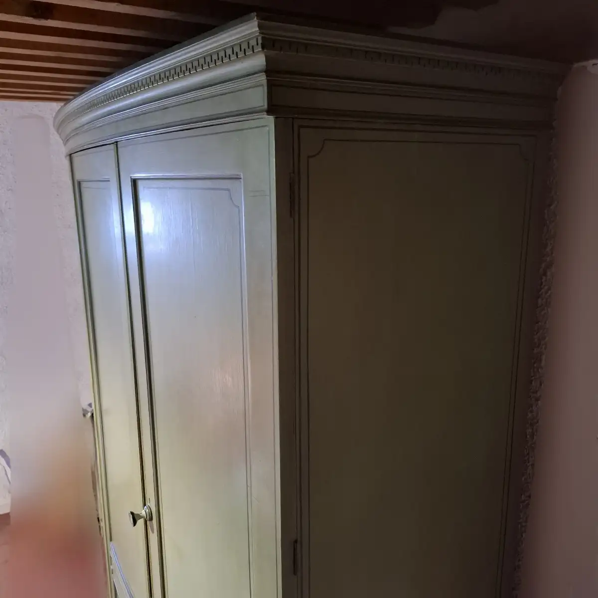 Armoire style Louis XVI bois laqué