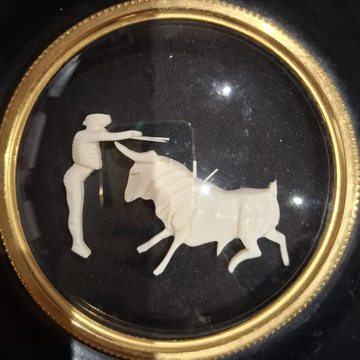 Cadre ancien avec scène de toromachie